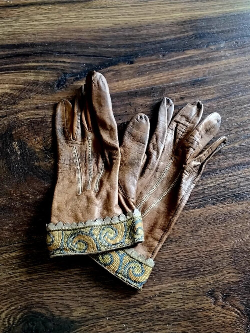 Vtg. Brown Leather Snap Button "Bacmo" Women's Gloves w/ Ornate Cuffs